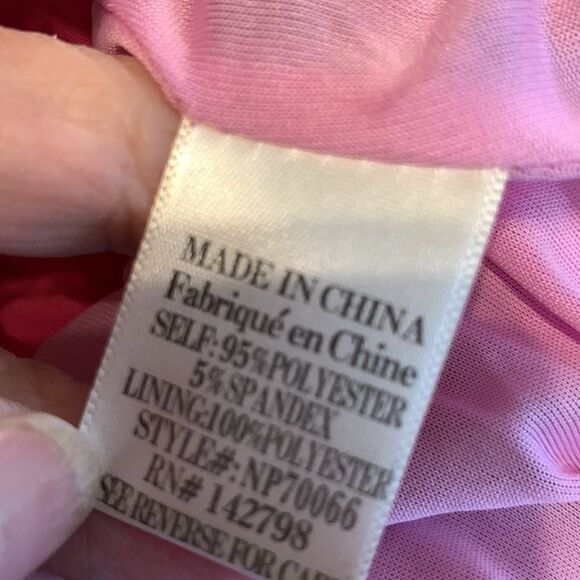 New in Size Large high waist pink shorts.  Elastic waist. - Picture 6 of 10